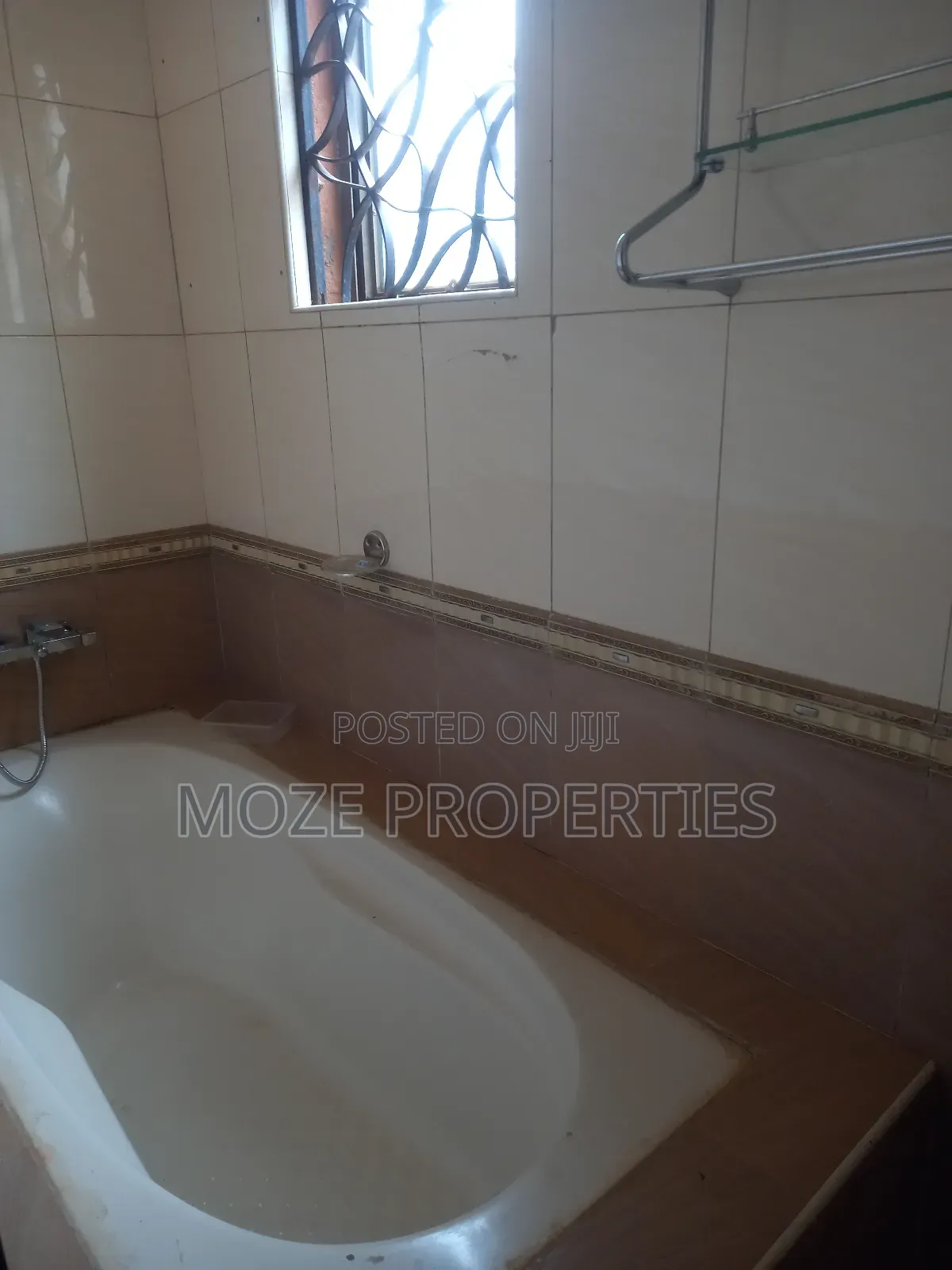 3bdrm Bungalow in Naalya Estate, Central Division for rent