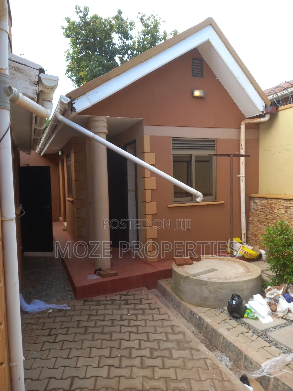 3bdrm Bungalow in Naalya Estate, Central Division for rent