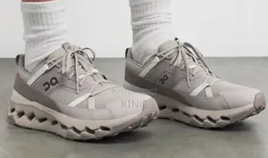 On Running Cloud Horizon Sneakers