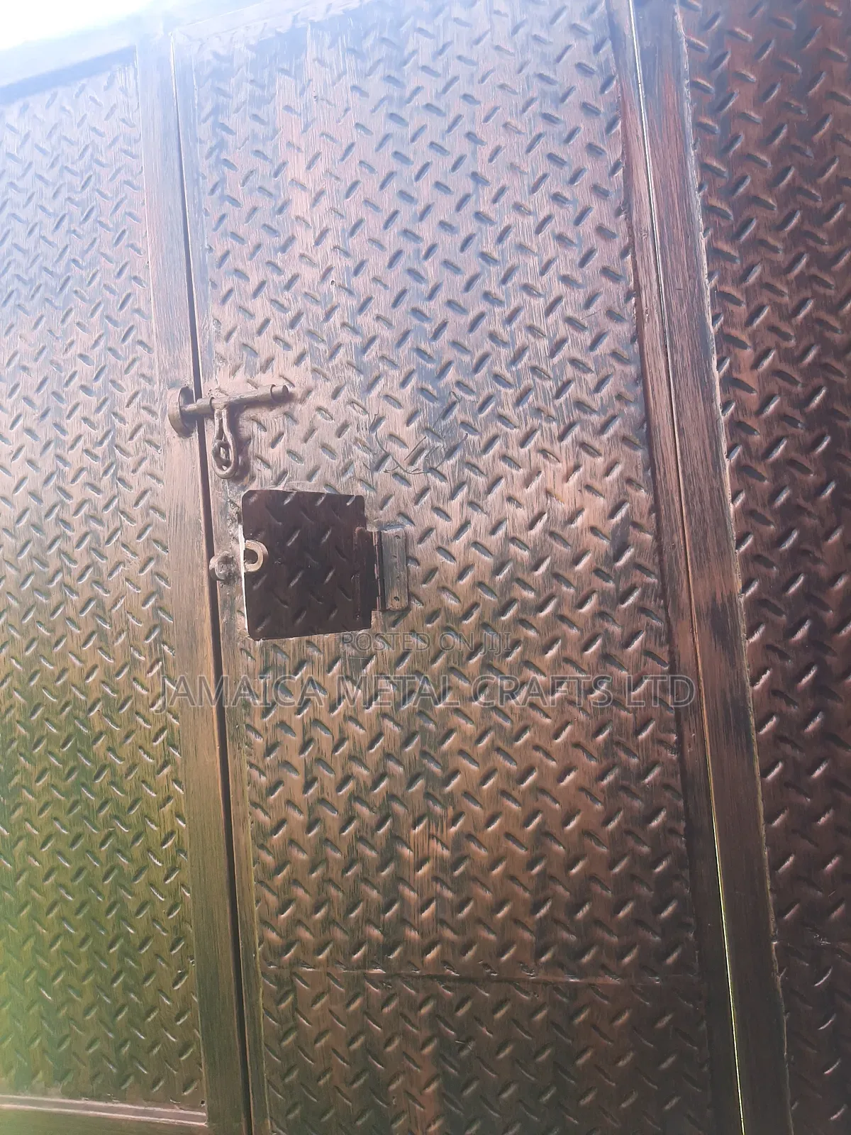 Metallic Gates