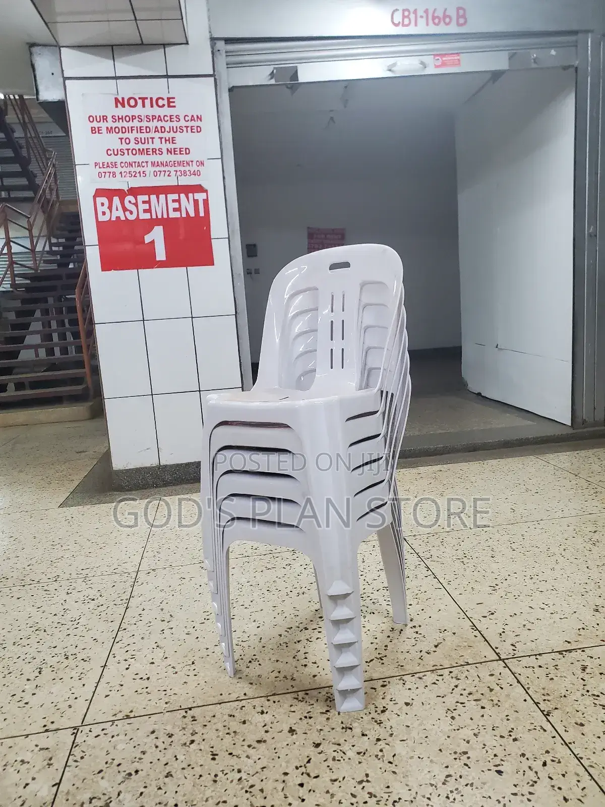 White Liayo Plastic Chairs Armless