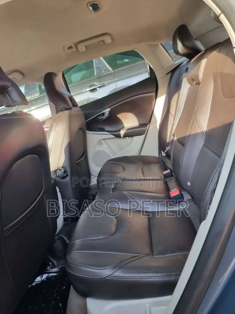 Volvo V40 2015 Blue