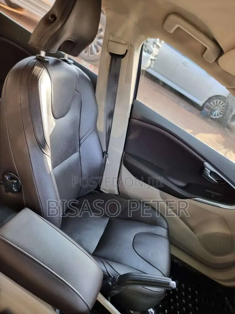 Volvo V40 2015 Blue