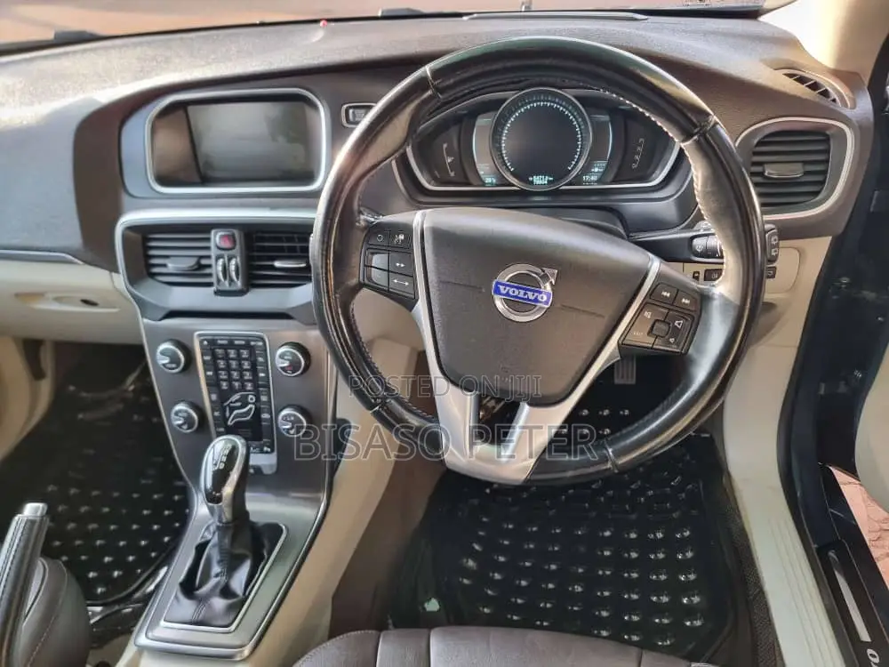 Volvo V40 2015 Blue