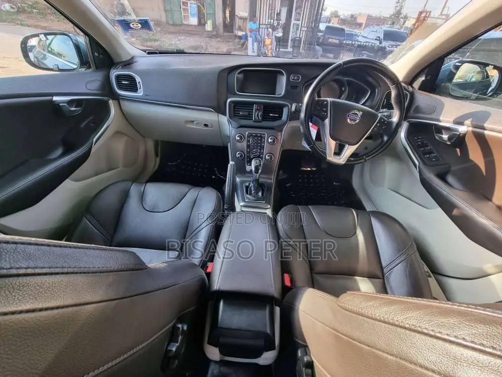 Volvo V40 2015 Blue