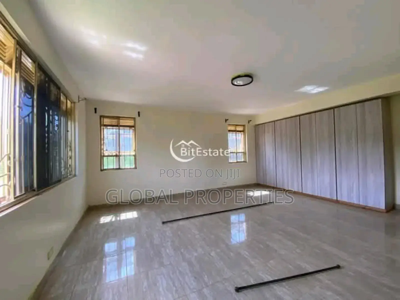 4bdrm Duplex in Najjera Buwate Rd, Central Division for rent