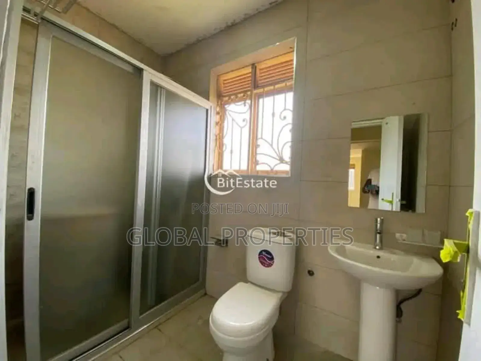 4bdrm Duplex in Najjera Buwate Rd, Central Division for rent