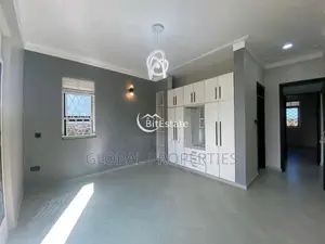 3bdrm Duplex in Nsawo Estate, Central Division for rent