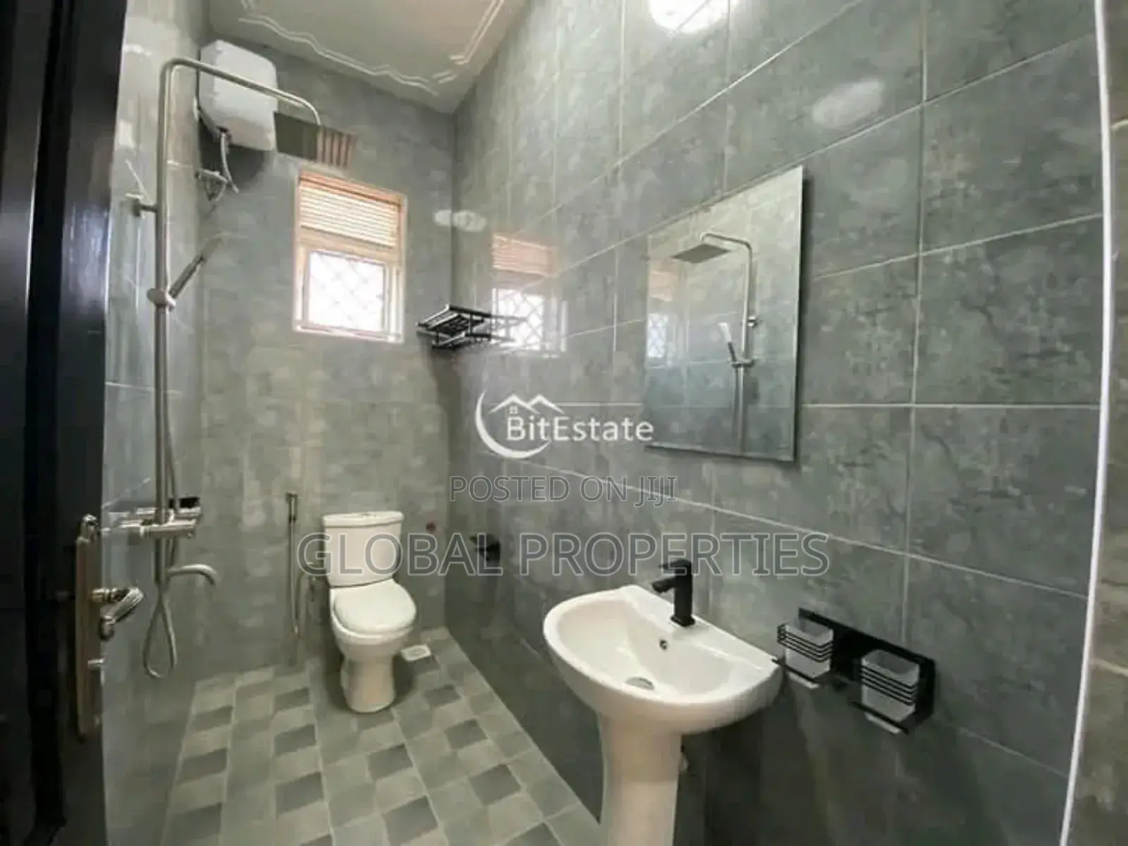 3bdrm Duplex in Nsawo Estate, Central Division for rent