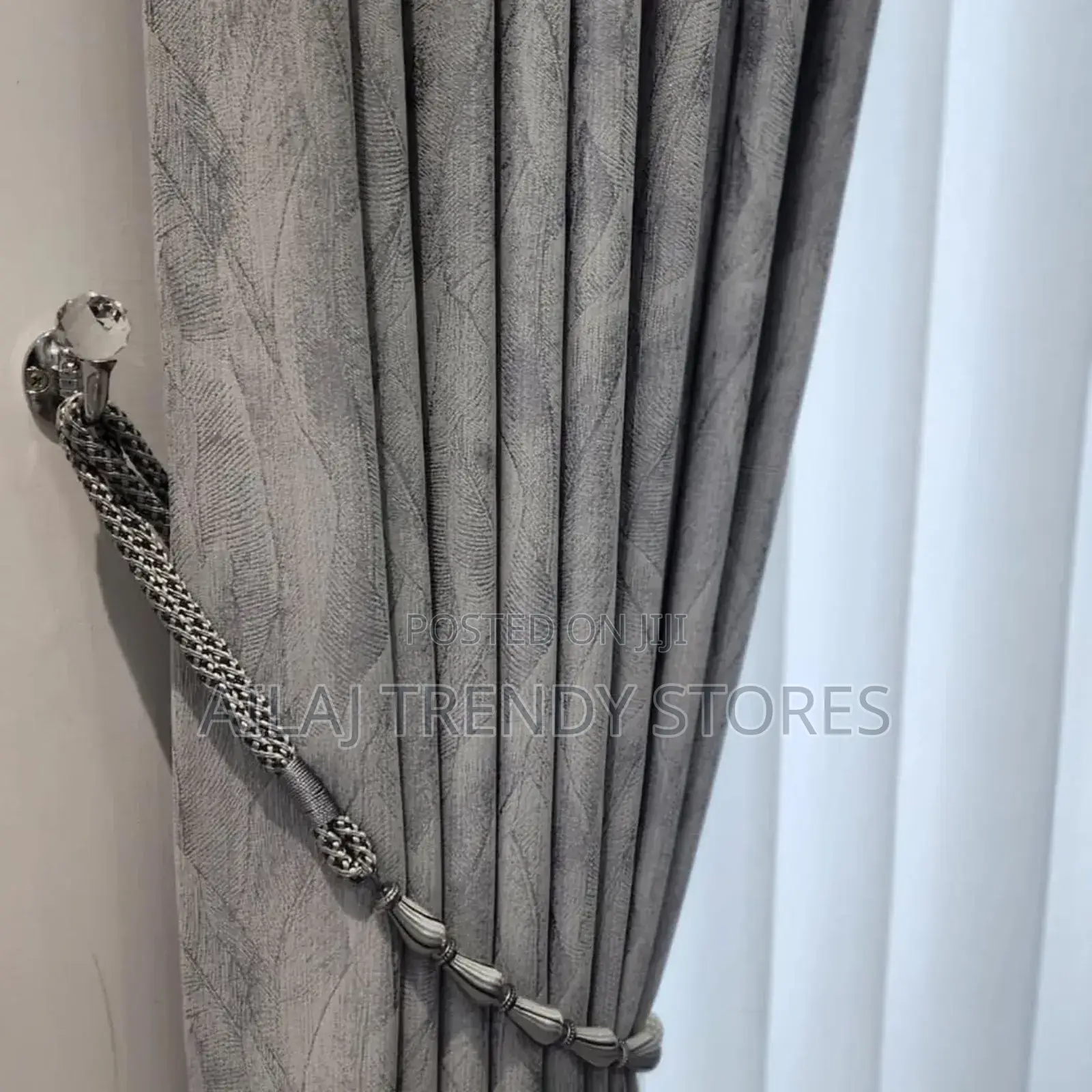 Modish Curtains Per Ready Metre
