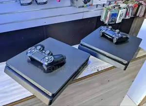 Playstation 4 Slim