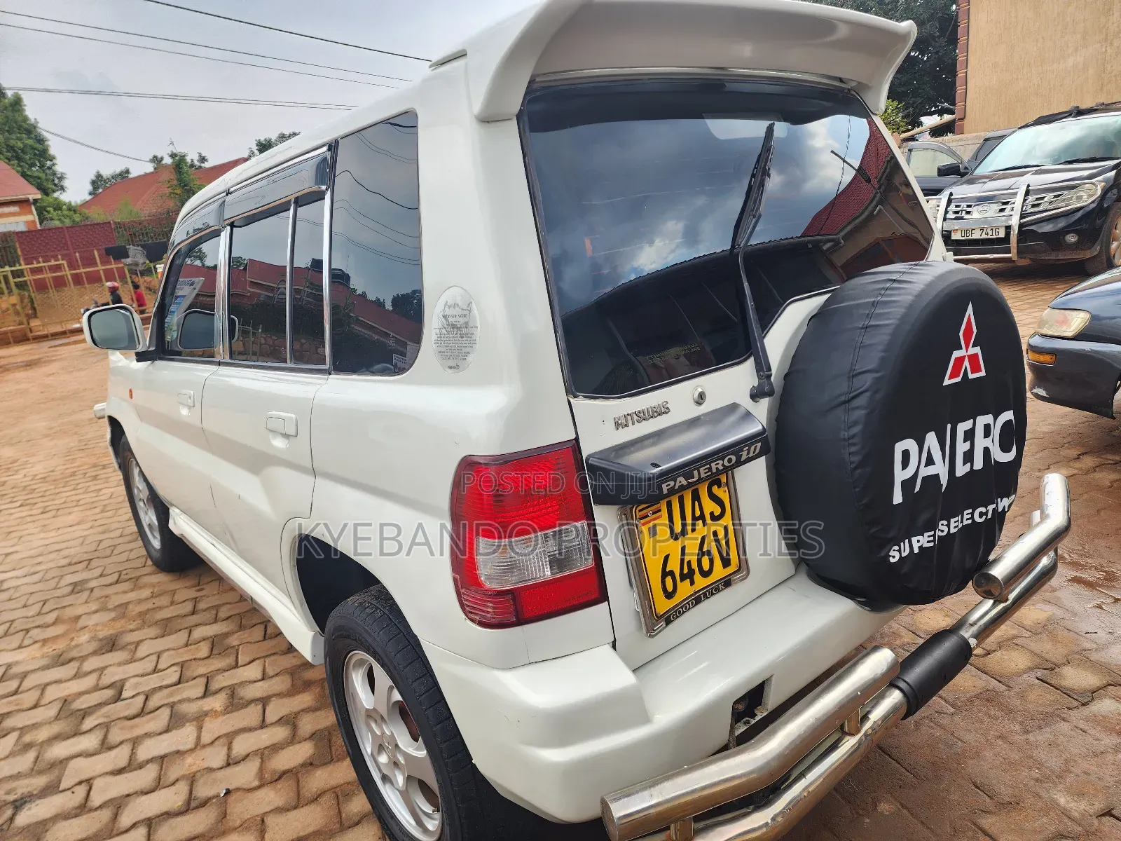 Mitsubishi Pajero Sport 2002 White
