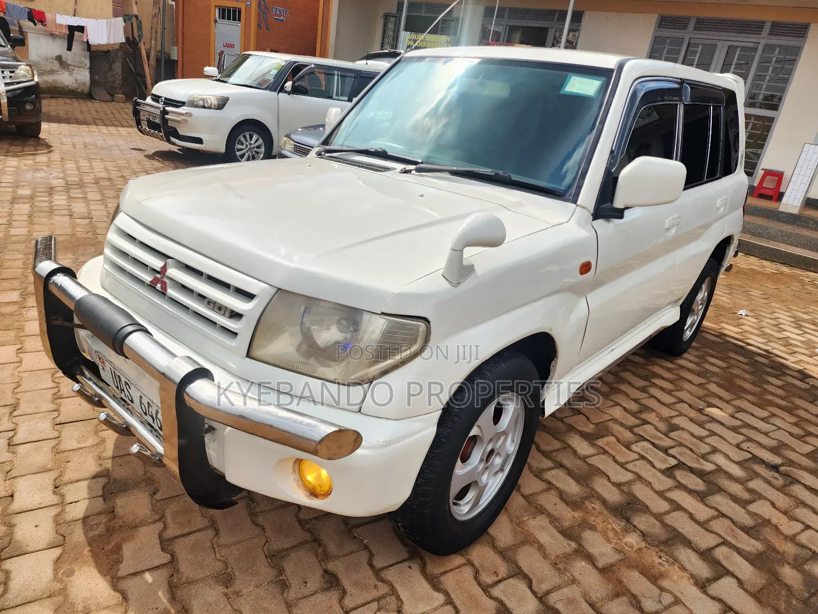 Mitsubishi Pajero Sport 2002 White