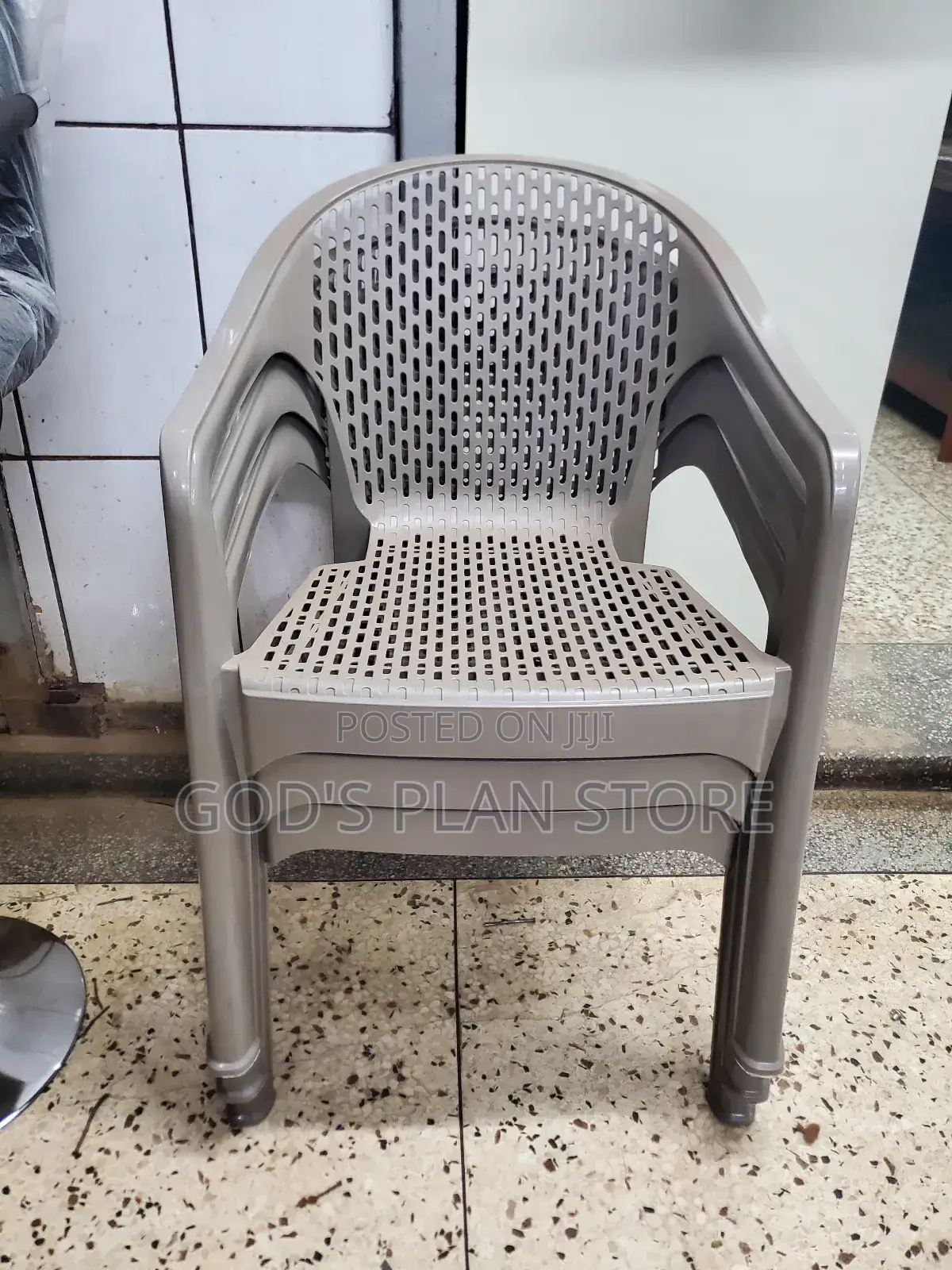 Good Quality Plastic Chairs for Unique Restaurants/Hotel