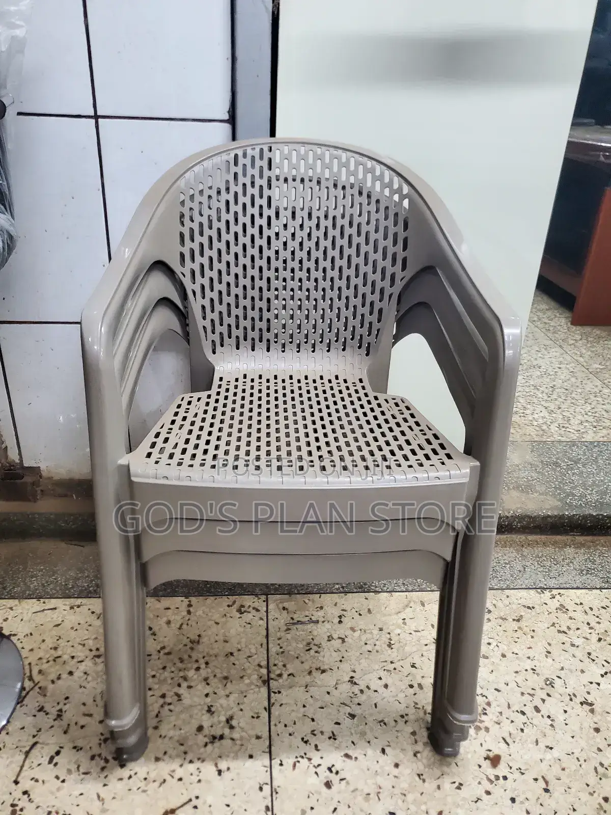 Good Quality Plastic Chairs for Unique Restaurants/Hotel