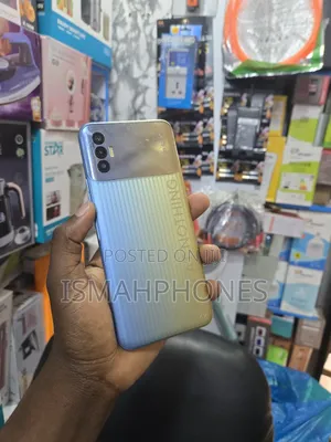 Tecno Spark 8P 128 GB Silver