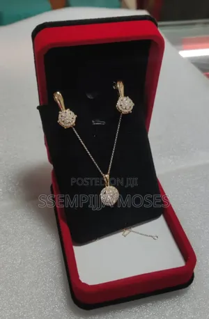 Gold Necklace Set for Ladies