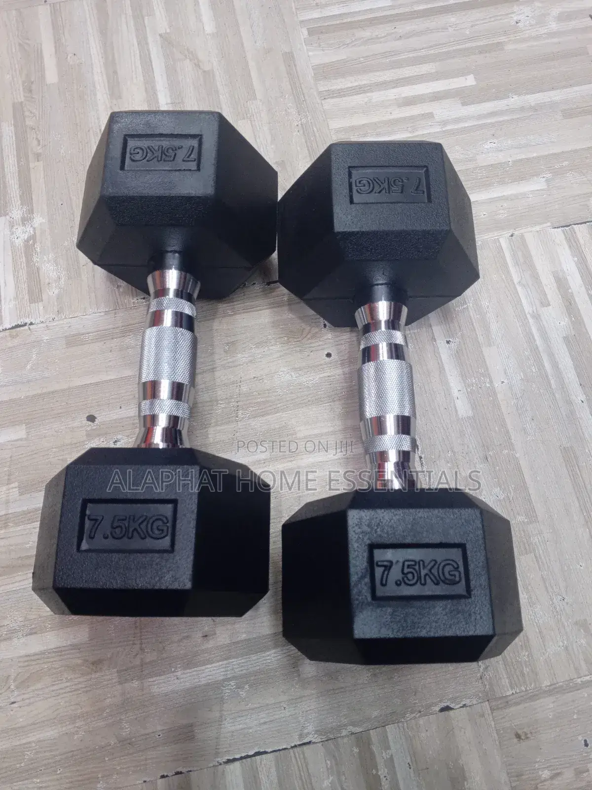 A Pair of 7.5kg Dumbbell