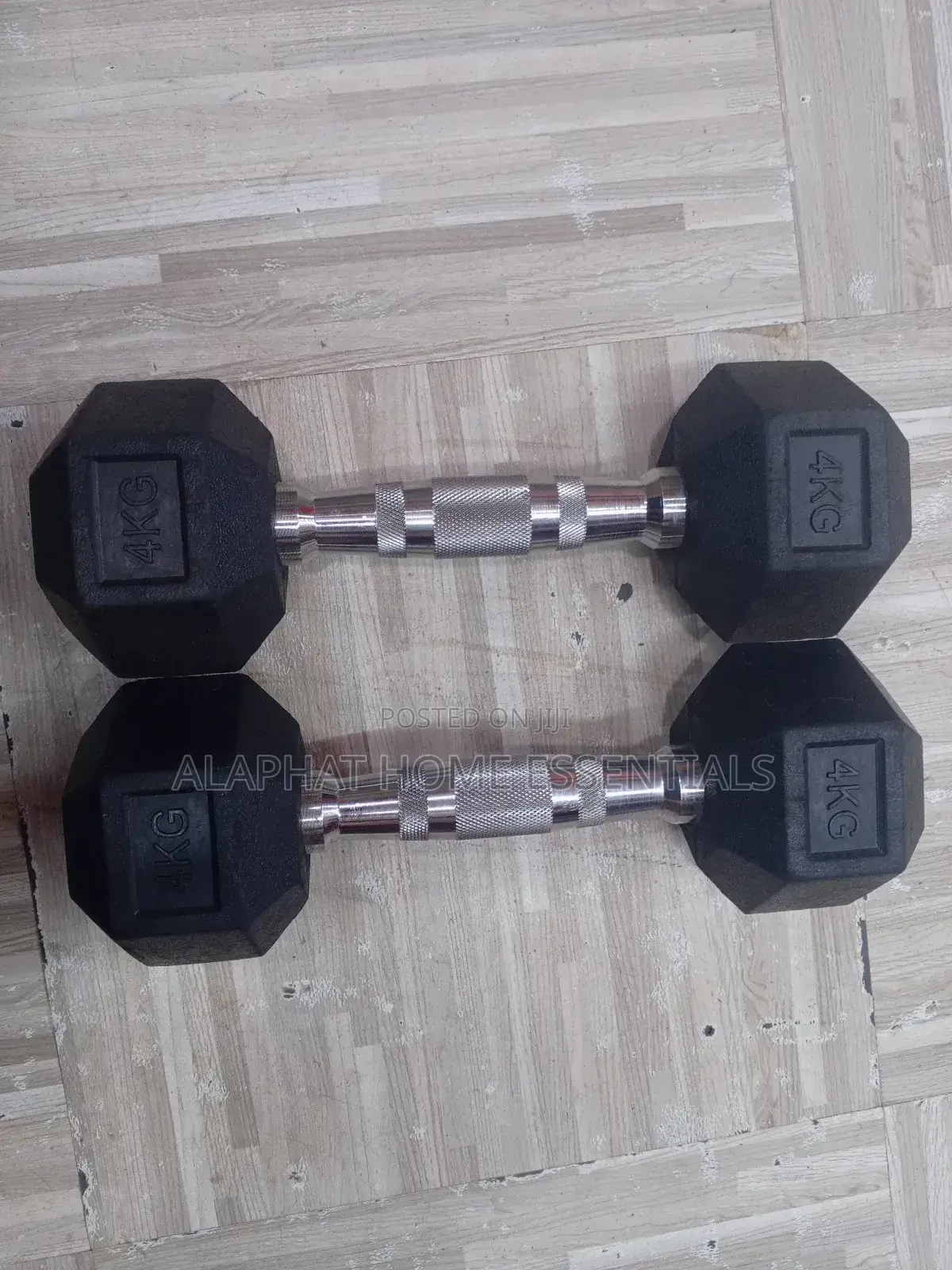 A Pair of 4kg Dumbbells