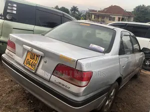 Photo - Toyota Carina 2000 Silver