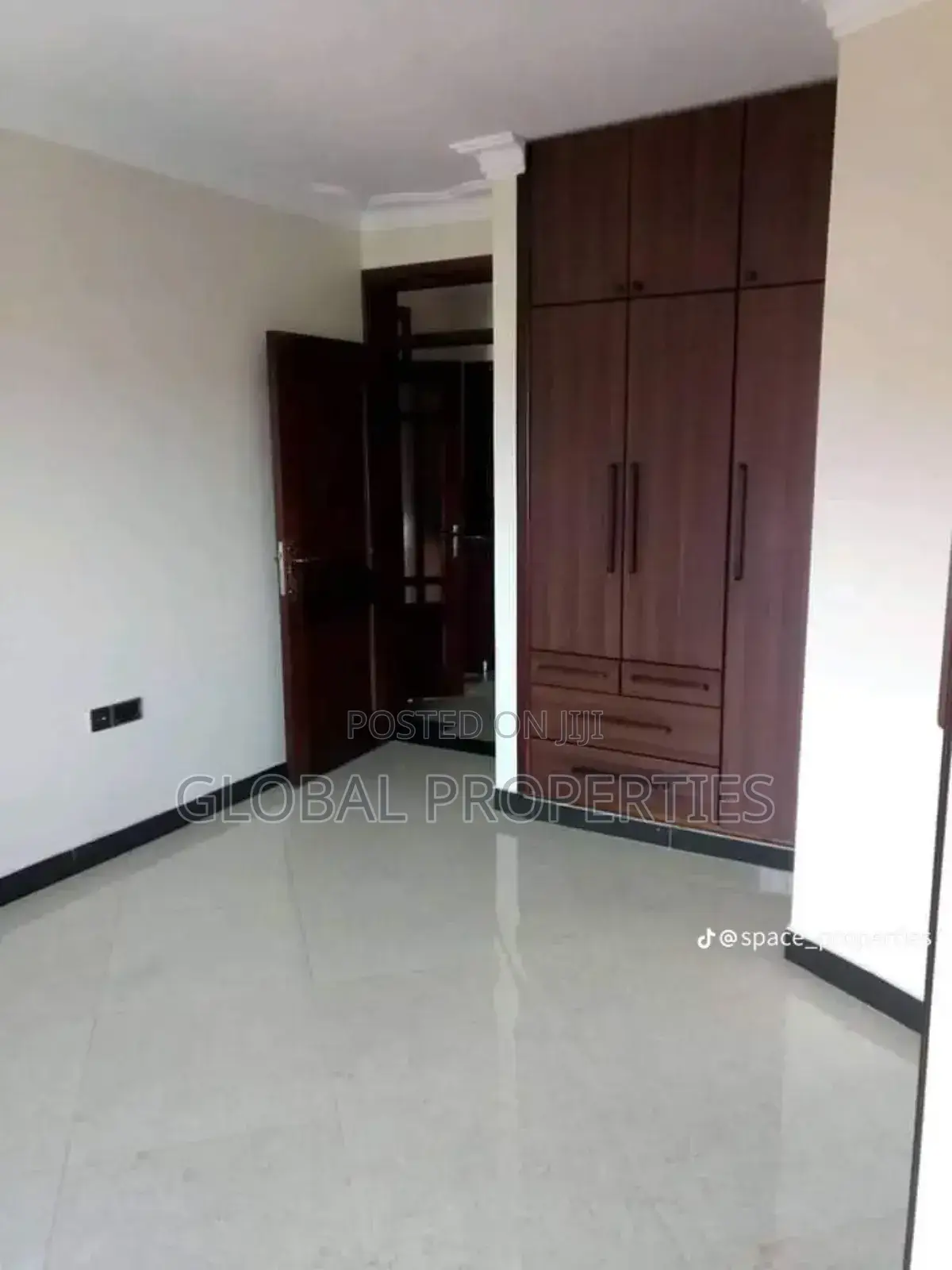 2bdrm Bungalow in Kyaliwajala Kireka, Central Division for rent