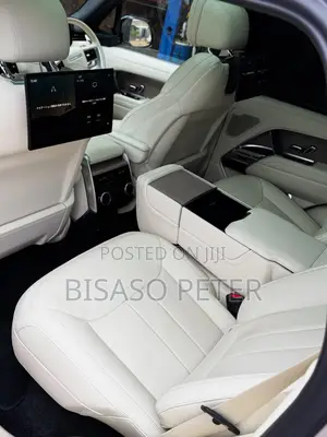 Land Rover Range Rover Vogue 2023 Gold