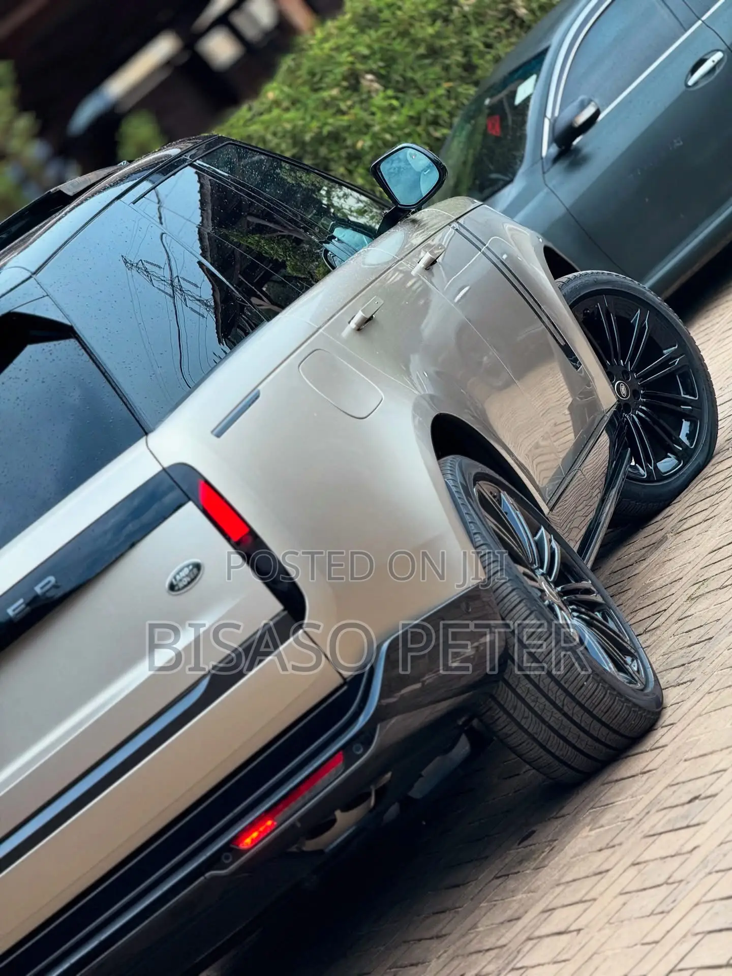 Land Rover Range Rover Vogue 2023 Gold