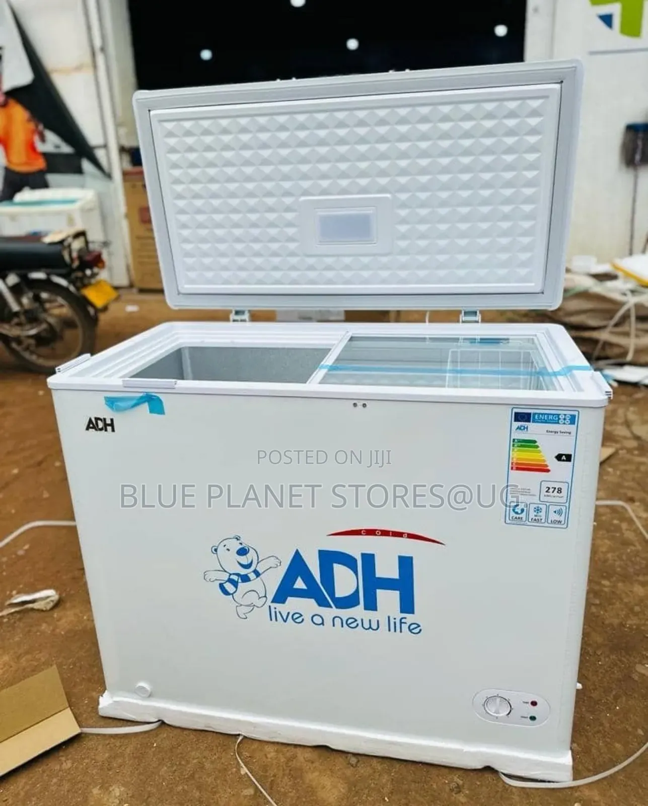 Adh 250litres Chest/Deep Freezers \\ White Color \\ Bd9025