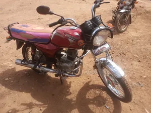 Bajaj Boxer 2017 Red