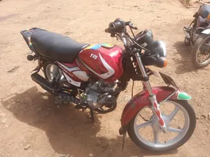 TVS HLX 125 2024 Red