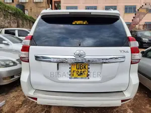 Toyota Land Cruiser Prado 2.8 D-4D 2014 White