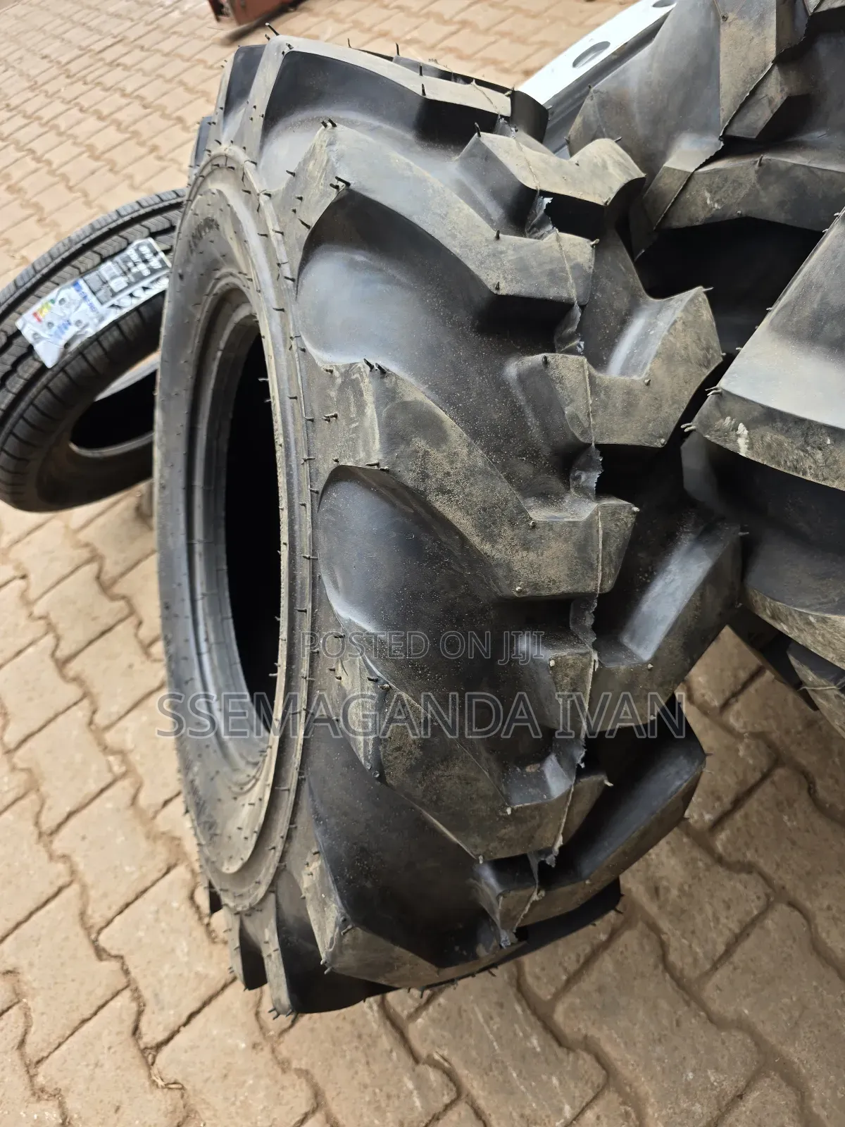 12.5/80r18 Grippy Tyre