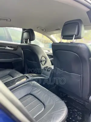 Mercedes-Benz CLS 2013 Blue