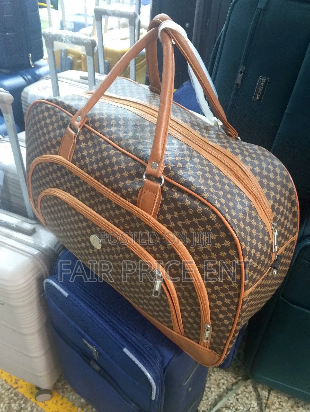 Classy Leather Traveling Safari Bags. Medium.( Brown)