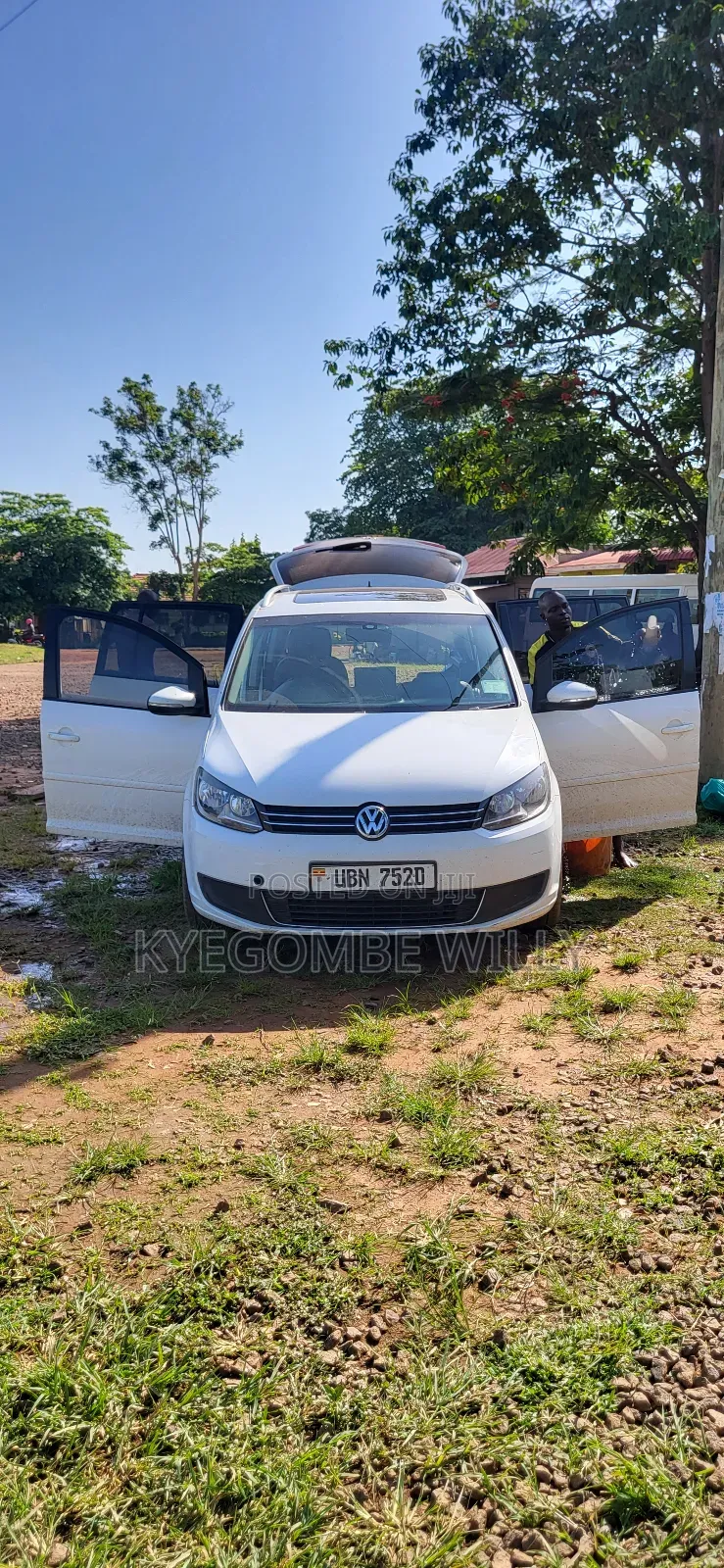Volkswagen Touran 2014 White
