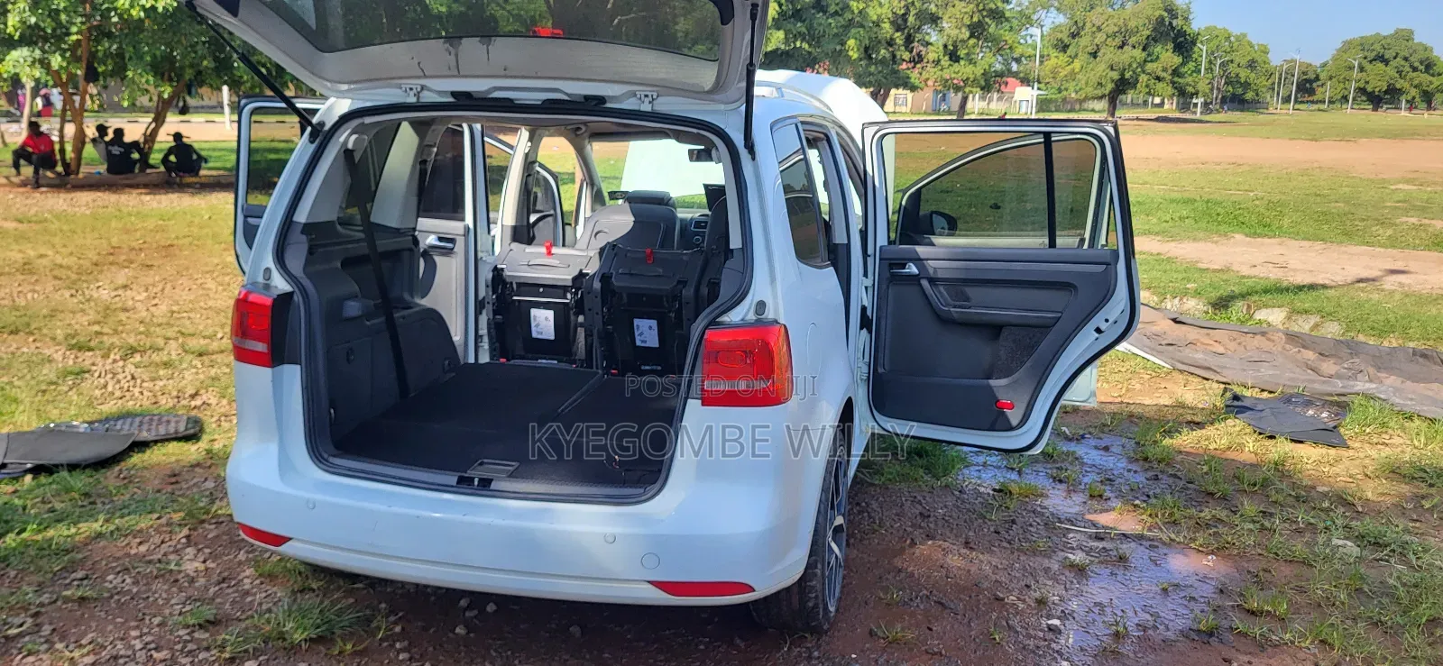 Volkswagen Touran 2014 White