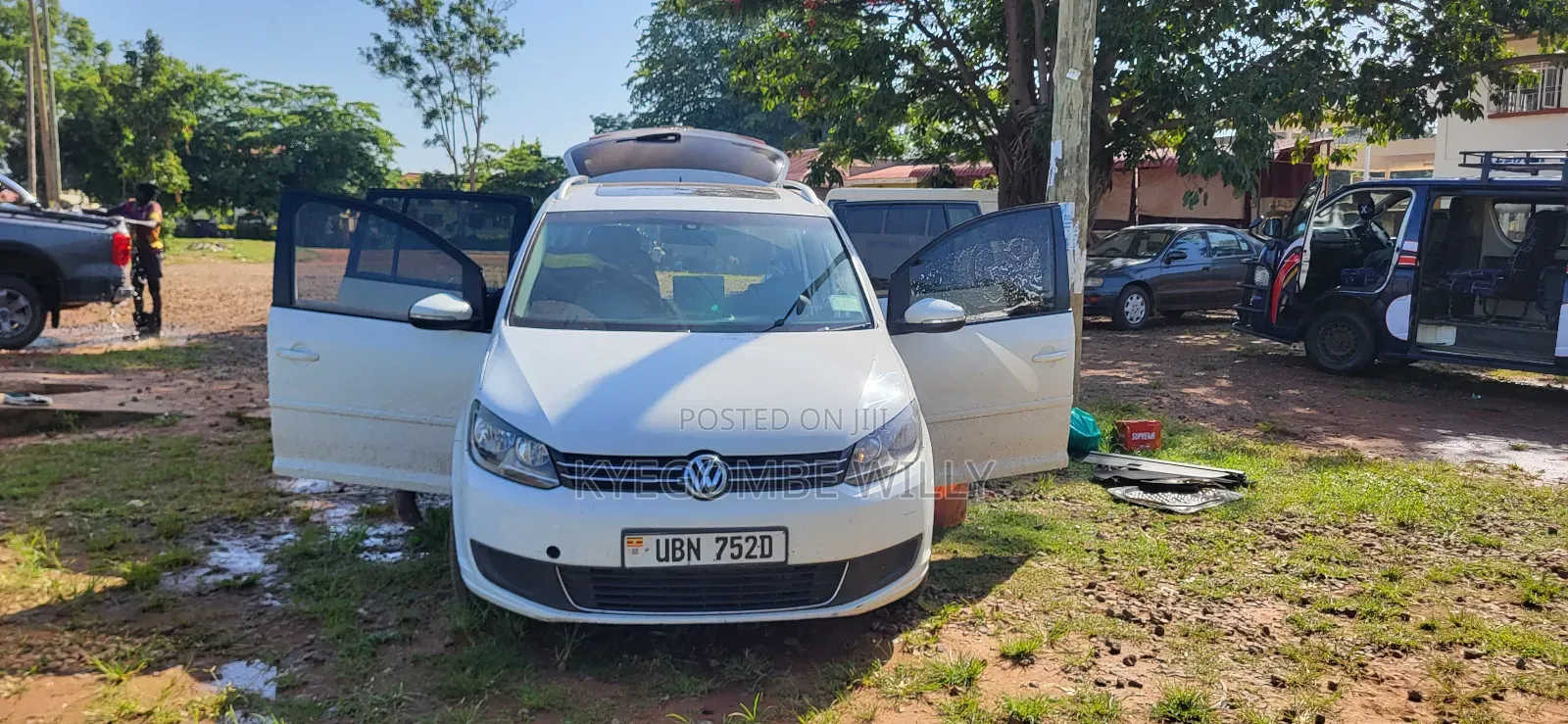 Volkswagen Touran 2014 White