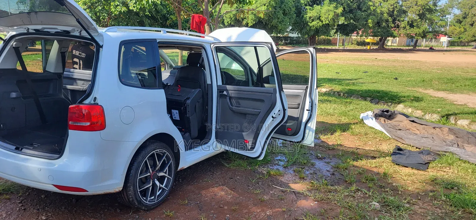 Volkswagen Touran 2014 White