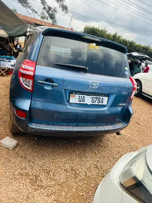 Photo - Toyota RAV4 2012 Blue