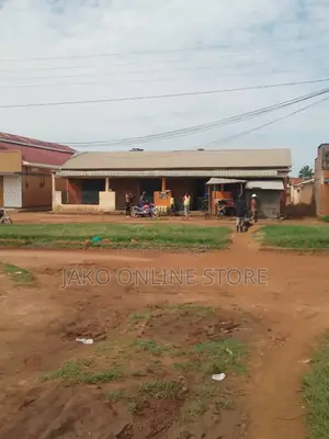 7bdrm House in Kabermaido, Kaberamaindo for sale