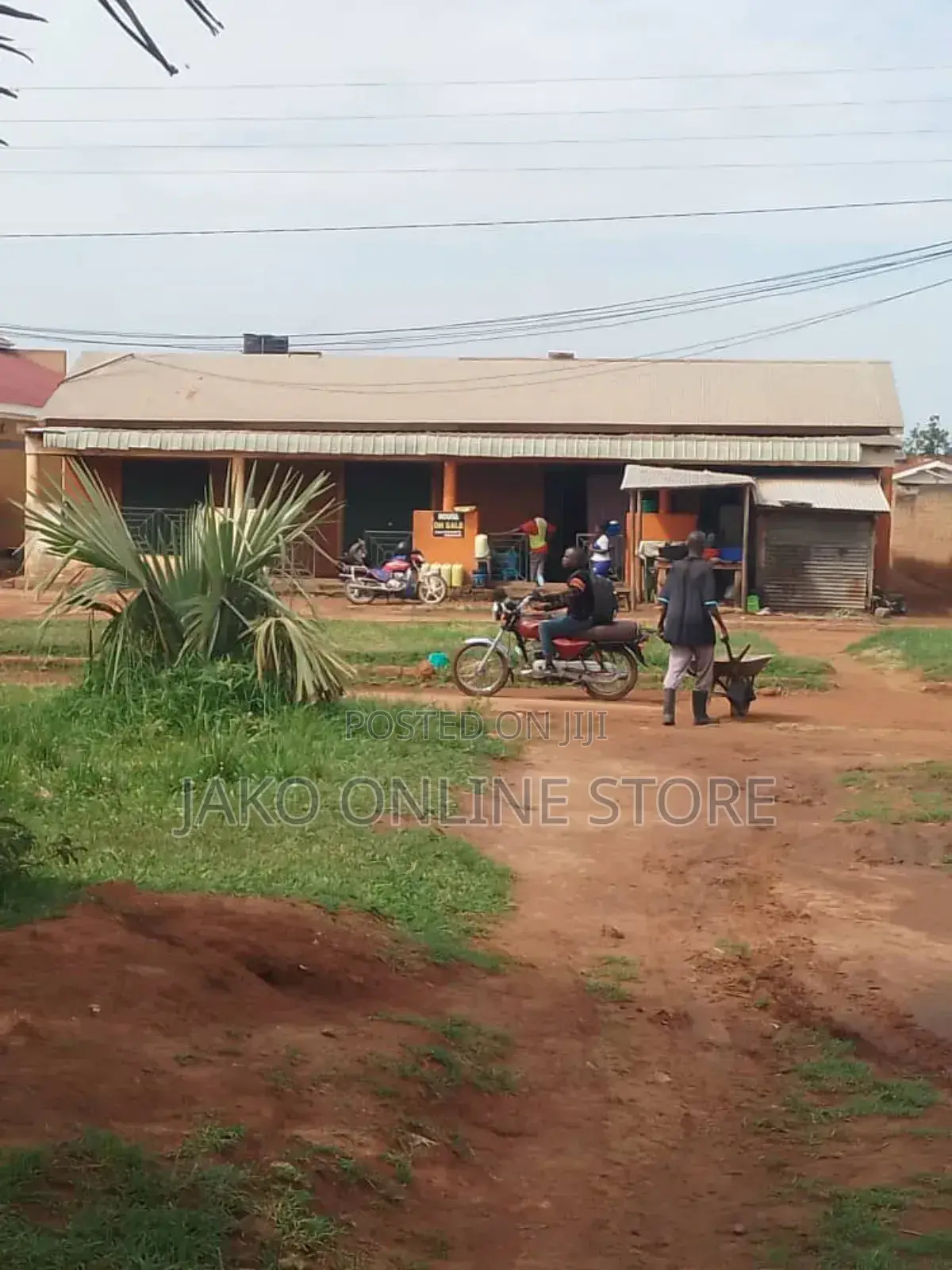 7bdrm House in Kabermaido, Kaberamaindo for sale