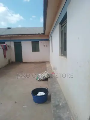 7bdrm House in Kabermaido, Kaberamaindo for sale