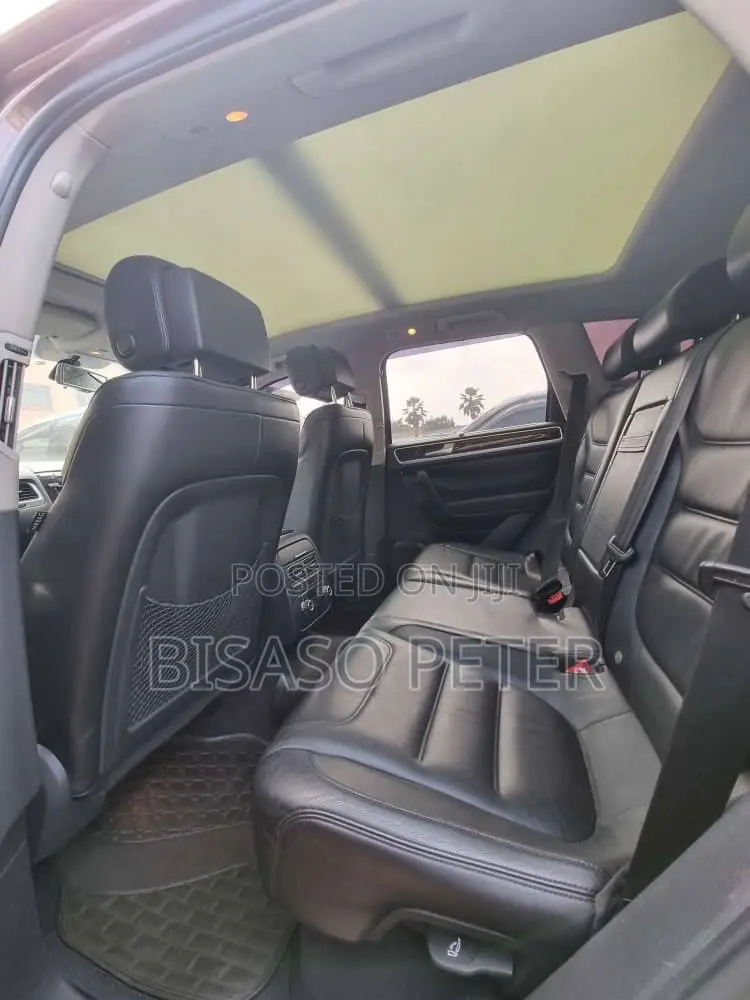 Volkswagen Touareg V6 Executive 2013 Gray