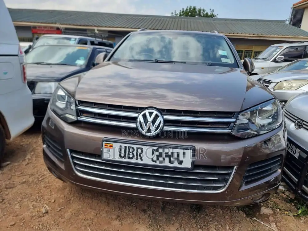 Volkswagen Touareg V6 Executive 2013 Gray