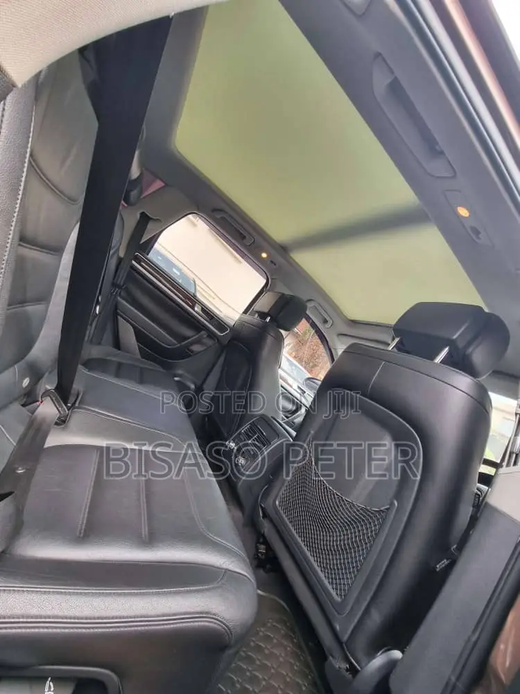 Volkswagen Touareg V6 Executive 2013 Gray