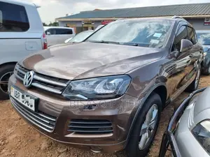 Volkswagen Touareg V6 Executive 2013 Gray
