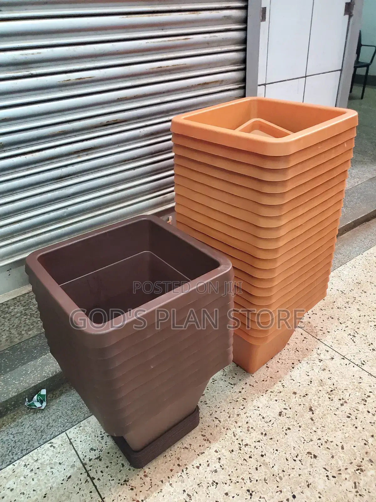 Coffee Brown and Clay Brown Plastic Flower Pots