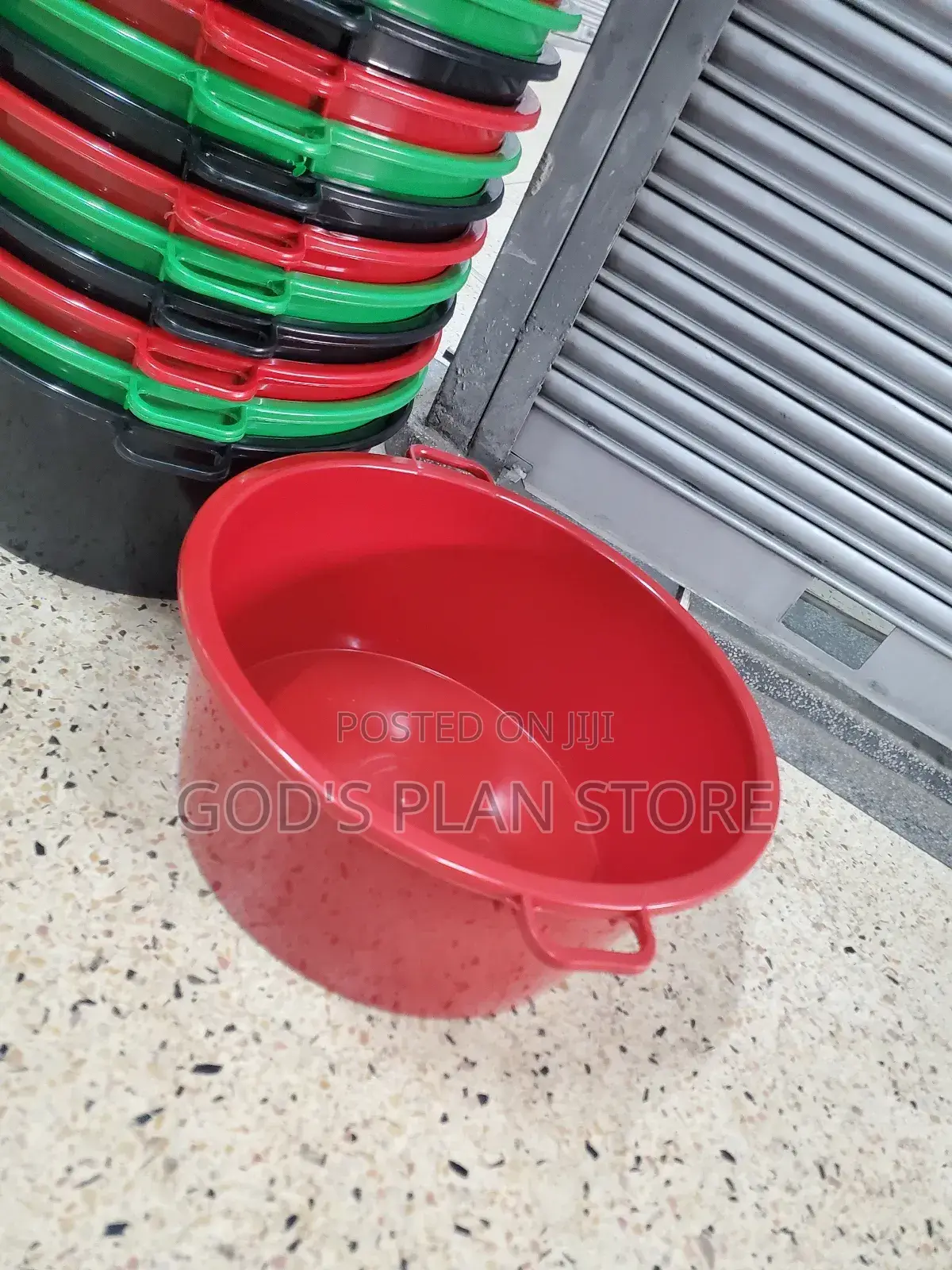 Plastic Giant Basins
