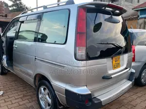 Photo - Toyota Noah 2002 Silver