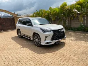 Lexuses Lx 570 for Hire.
